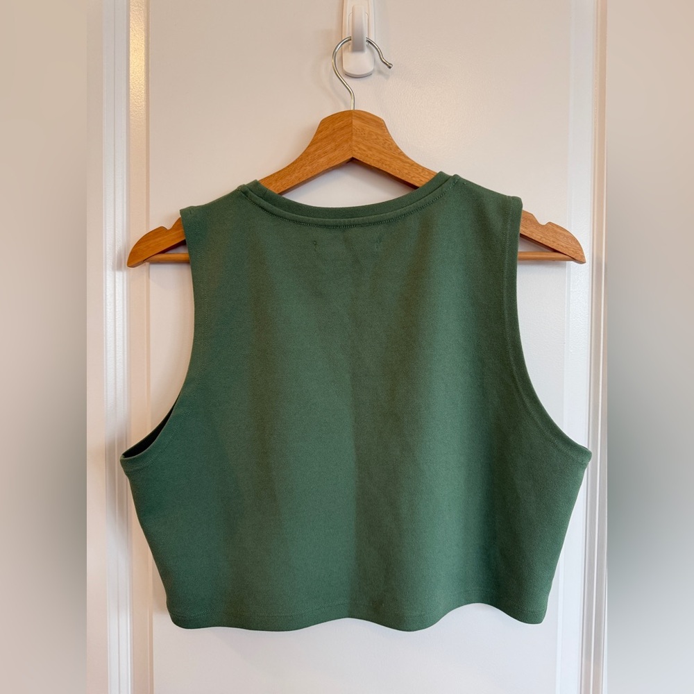 Oak + Fort Cropped Green Tank – Minimalist Essential! - Picture 3 of 4